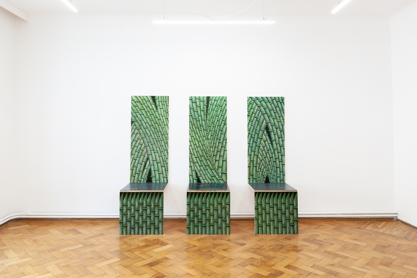 Yong Xiang Li*1991 in Changsha, China, lives and works in FrankfurtPicnic at the Bamboo Garden2021/22, Acrylic and varnish on gessoed wooden panel, hinge,240 x 164 cm Photography: Flavio Palasciano